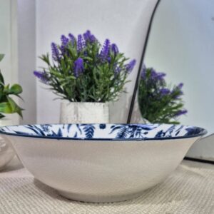Ensaladera con diseño azul